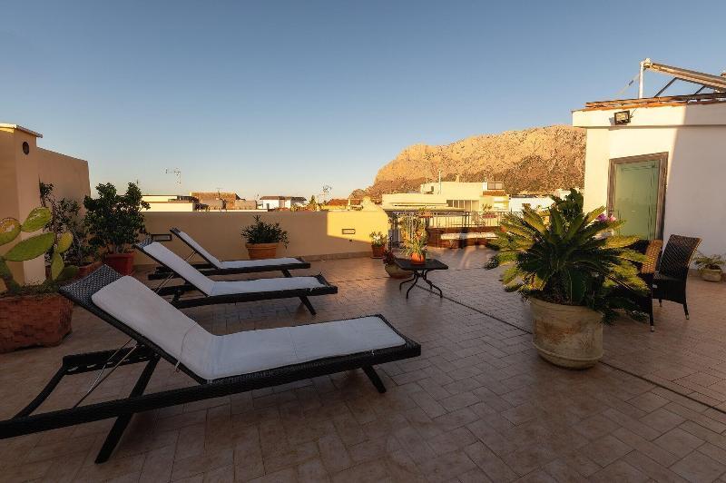Casa Manzella Bed & Breakfast Terrasini Exterior photo
